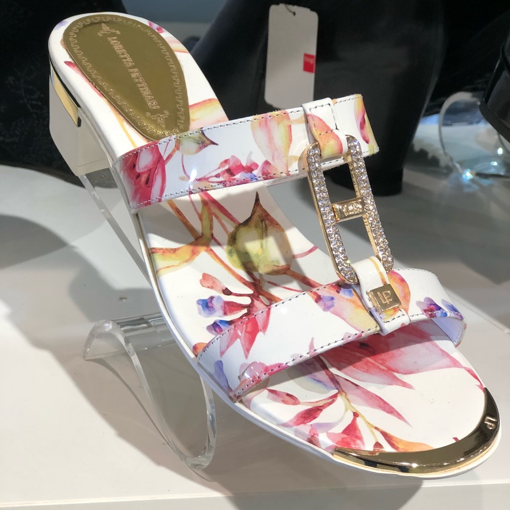 LORETTA PETTINARI LEATHER SANDALS